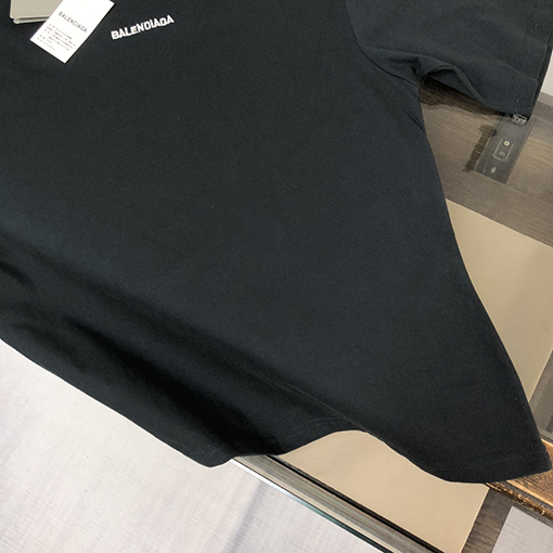 バレンシアガクルーネック半袖Tシャツ