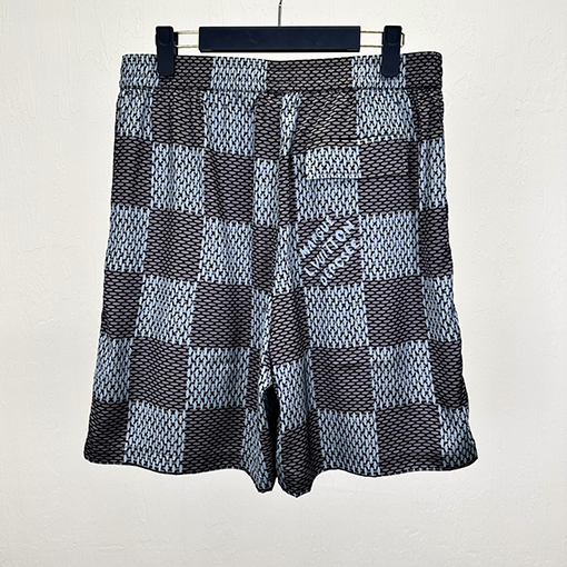 ルイヴィトンチェック柄のショートパンツ