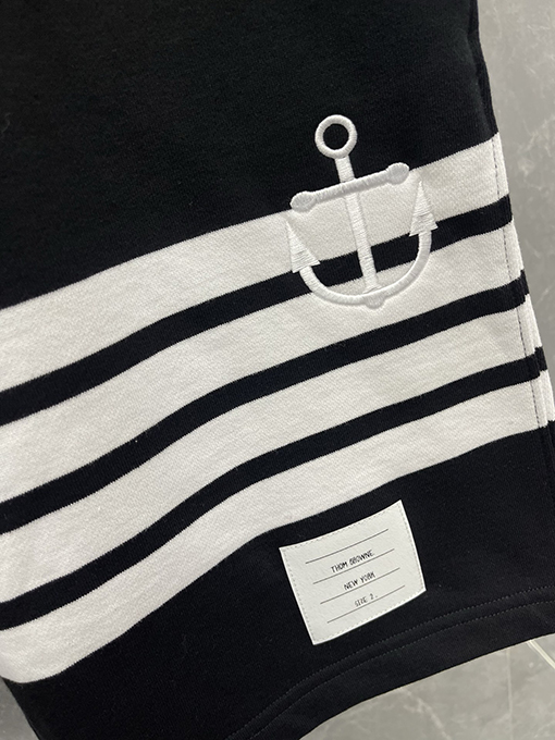 トムブラウン刺繍アンカーショーツ