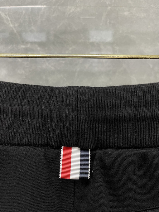 トムブラウン刺繍アンカーショーツ