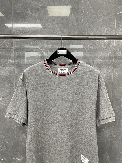トムブラウンコピー極細ウォーターリップル半袖Tシャツ