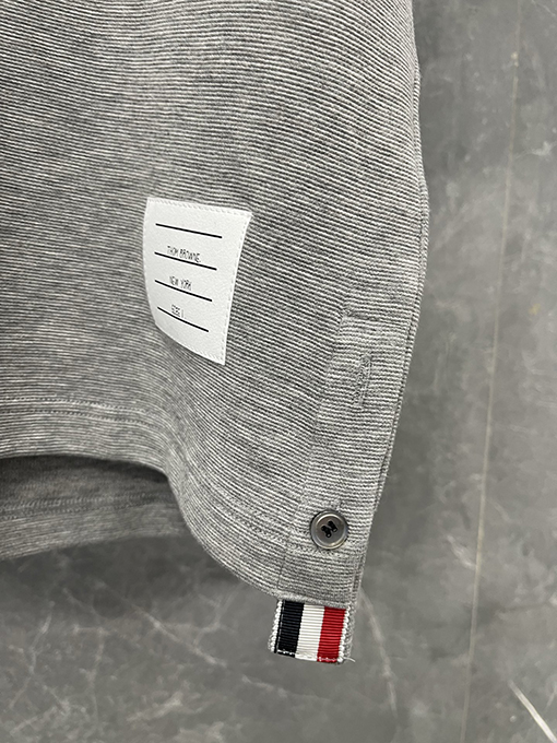 トムブラウンコピー極細ウォーターリップル半袖Tシャツ