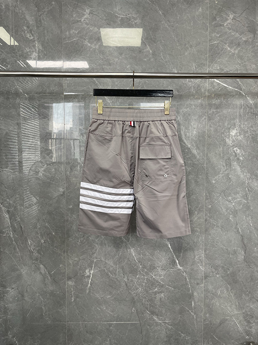 トムブラウンプレス四棒ビーチパンツ
