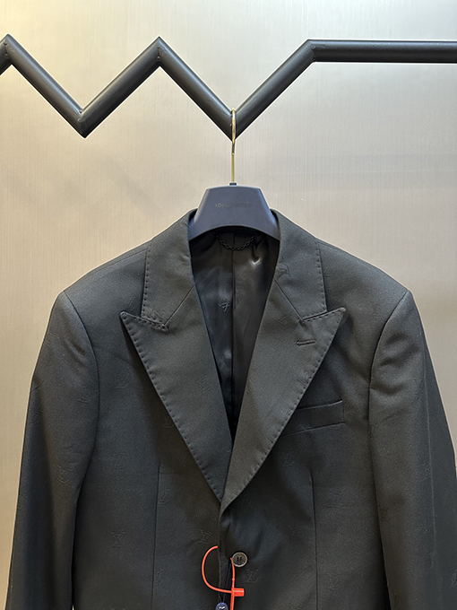 ルイヴィトンスーパーコピーフルジャカードスーツ