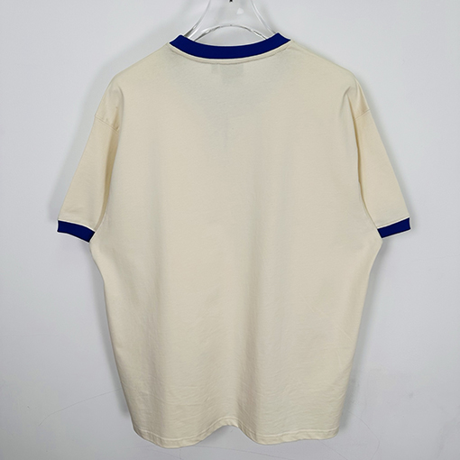 STUSSY SS25 HEAVY JERSEY CREW コントラストカラーのTシャツ