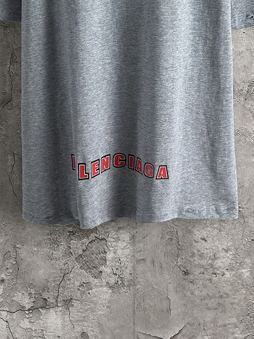 バレンシアガ ダブルサークルシリーズチームロゴ半袖Tシャツ