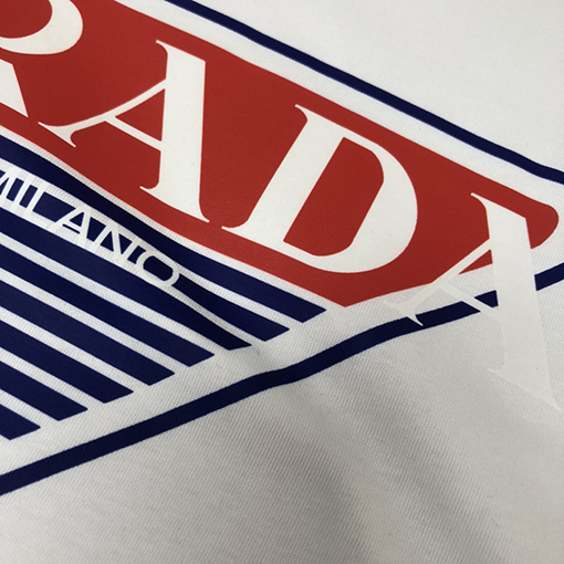 プラダスーパーコピー 新しいロゴプリントラウンドネック半袖Tシャツ