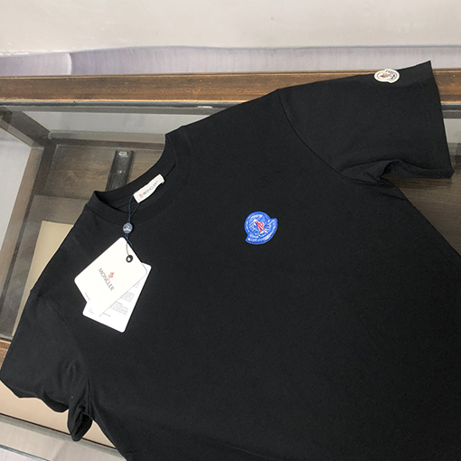 モンクレール 新しいロゴ刺繍ラウンドネック半袖Tシャツ