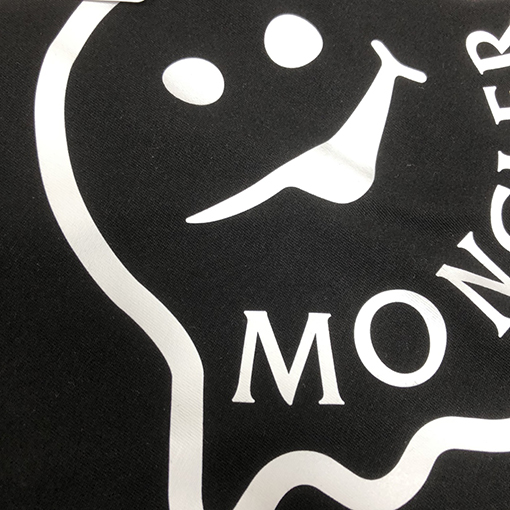 モンクレール ロゴ柄プリントラウンドネック半袖Tシャツ