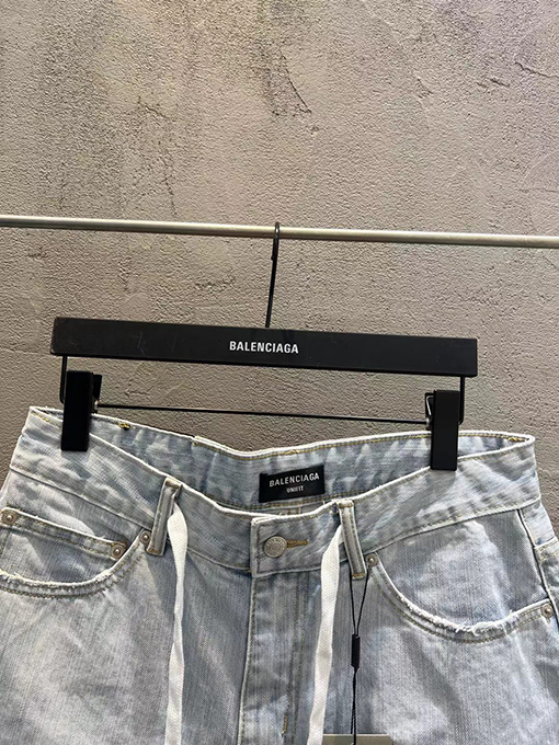 バレンシアガ 新しいタッセルウォッシュデニムパンツ