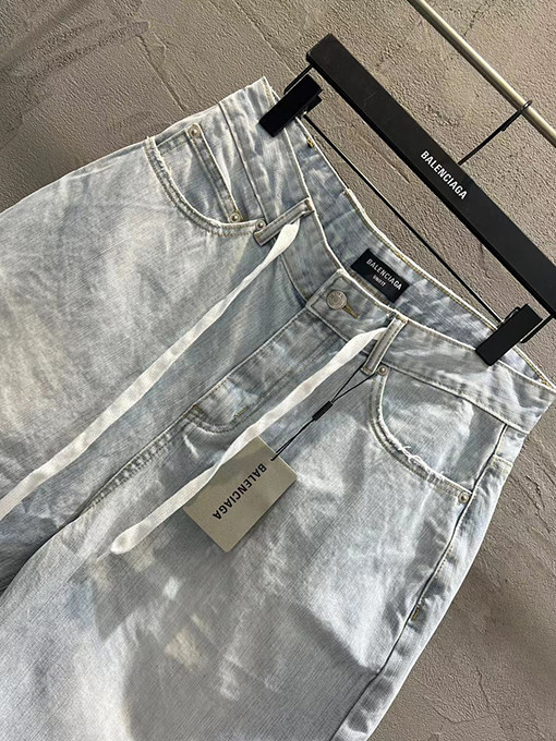 バレンシアガ 新しいタッセルウォッシュデニムパンツ