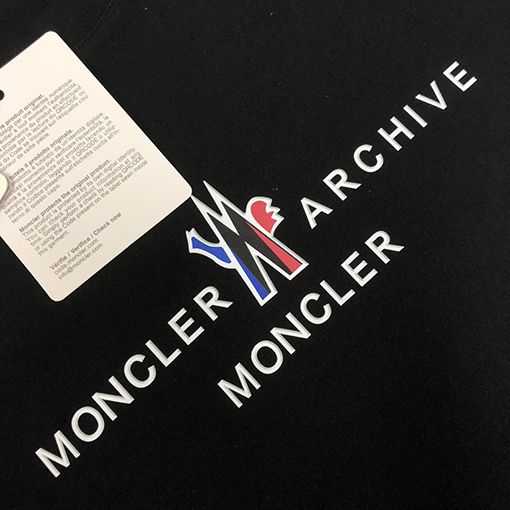 モンクレール ロゴ柄プリントラウンドネック半袖Tシャツ