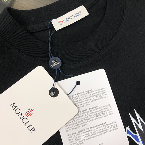 モンクレール ロゴ柄プリントラウンドネック半袖Tシャツ