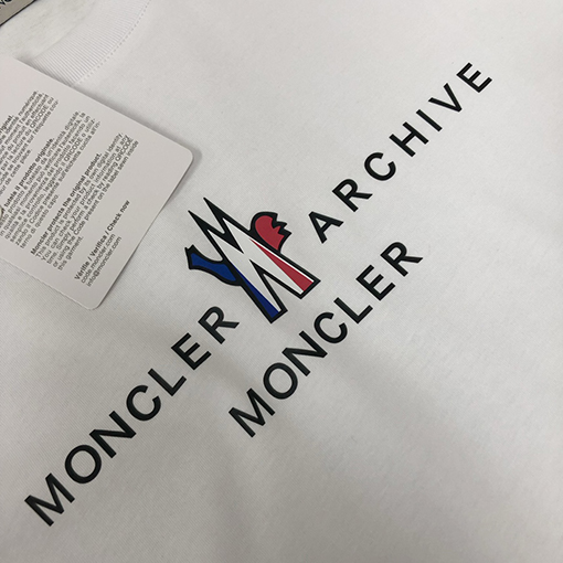 モンクレール ロゴ柄プリントラウンドネック半袖Tシャツ