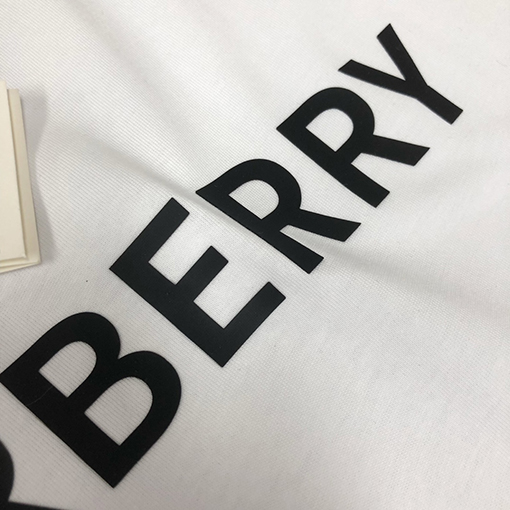 バーバリー クラシックロゴプリントラウンドネック半袖Tシャツ