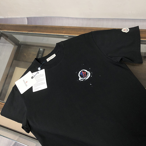 モンクレールコピー 前後のユニークなパターンプリント文字ロゴ半袖Tシャツ