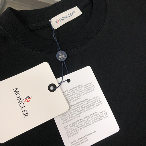 モンクレールコピー 前後のユニークなパターンプリント文字ロゴ半袖Tシャツ