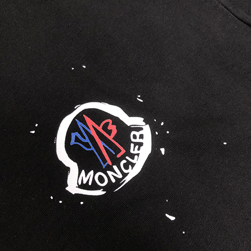 モンクレールコピー 前後のユニークなパターンプリント文字ロゴ半袖Tシャツ