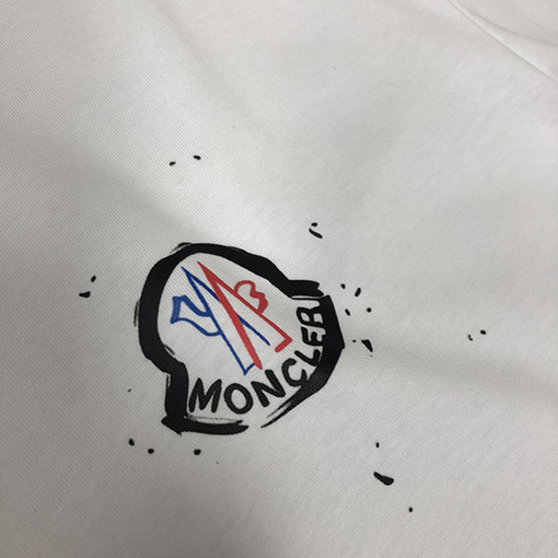 モンクレールコピー 前後のユニークなパターンプリント文字ロゴ半袖Tシャツ