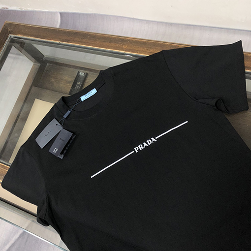 プラダ 胸のプリントロゴ半袖Tシャツ