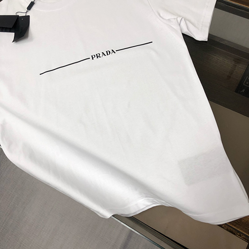 プラダ 胸のプリントロゴ半袖Tシャツ