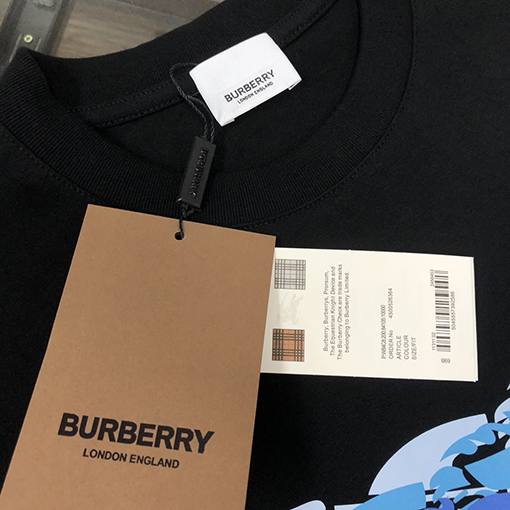 バーバリースーパーコピー 胸元にファントム重ね軍馬柄プリント半袖Tシャツ
