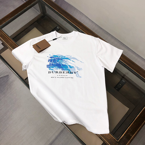 バーバリースーパーコピー 胸元にファントム重ね軍馬柄プリント半袖Tシャツ