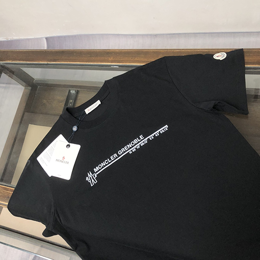 モンクレール 新しいプリントロゴ半袖Tシャツ