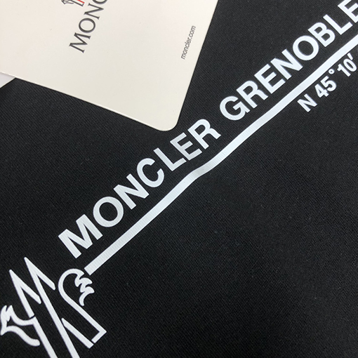 モンクレール 新しいプリントロゴ半袖Tシャツ