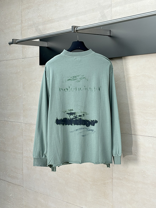 バレンシアガ 新しい磨かれた白墨落書き長袖Tシャツ