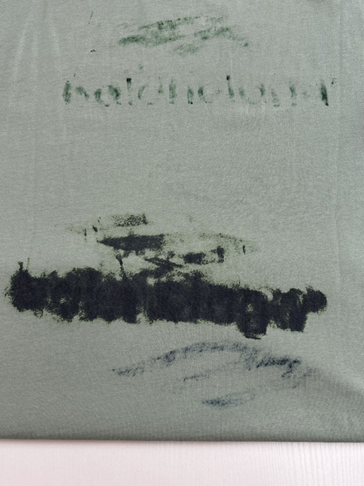 バレンシアガ 新しい磨かれた白墨落書き長袖Tシャツ