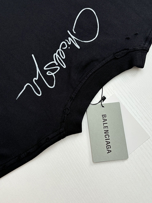 バレンシアガコピー 新しいポートレートプリント半袖Tシャツ