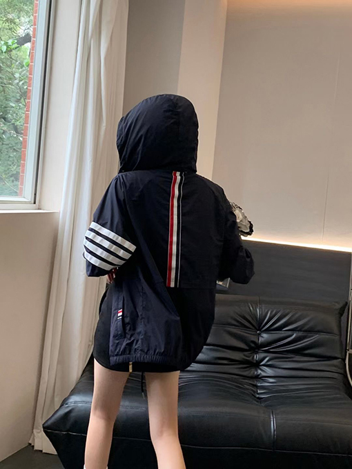 トムブラウンスーパーコピー 新しい通気性フード付き日焼け止め服