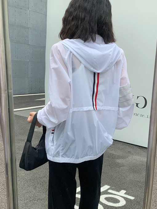 トムブラウンスーパーコピー 新しい通気性フード付き日焼け止め服