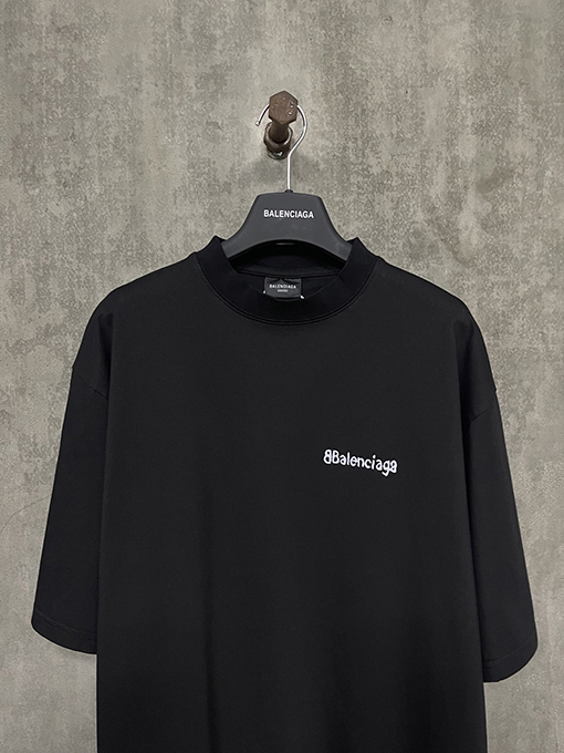 バレンシアガ ロゴプリント半袖Tシャツ