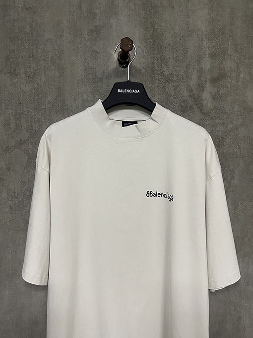 バレンシアガ ロゴプリント半袖Tシャツ