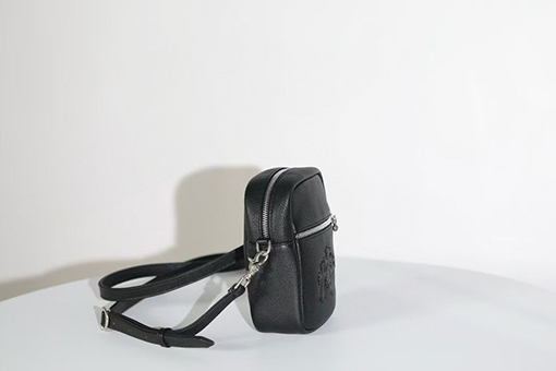 クロムハーツTAKA 牛革カメラバッグ