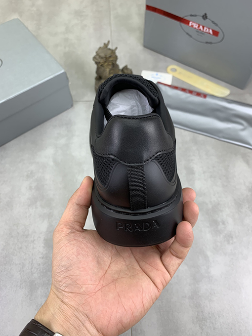 プラダ牛革ファッションスニーカー