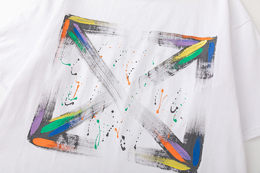 オフホワイト新しい半袖Tシャツ