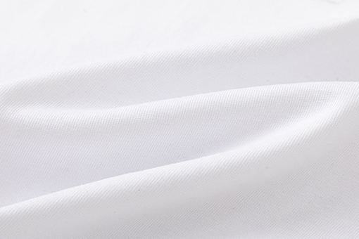 オフホワイト新しい半袖Tシャツ