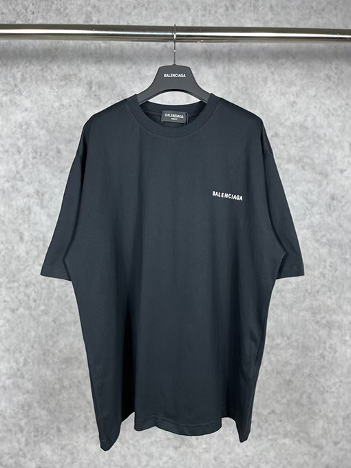 バレンシアガ 前後のファッションロゴ半袖Tシャツ
