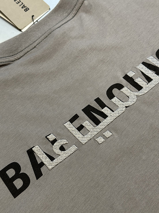 バレンシアガ 新しい配色のアルファベットプリント刺繍半袖Tシャツ