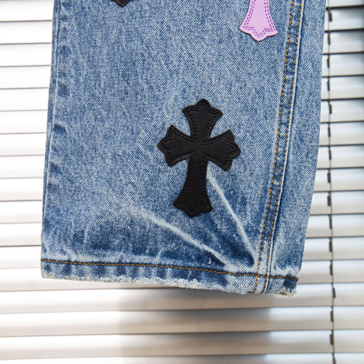 クロムハーツ マルチロゴ要素ステッチウォッシュジーンズ