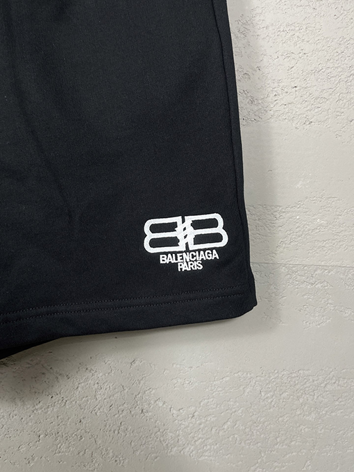バレンシアガ ダブルBクラシックロゴ刺繍ショーツ