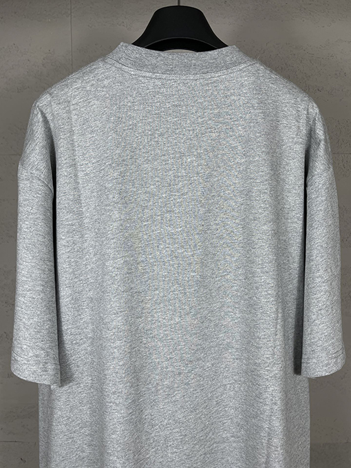 バレンシアガ 新しい CEO チームロゴ刺繍半袖Tシャツ