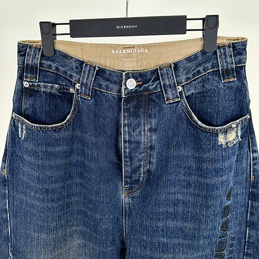バレンシアガ Balenc1aga アルファベットの刺繍ジーンズ