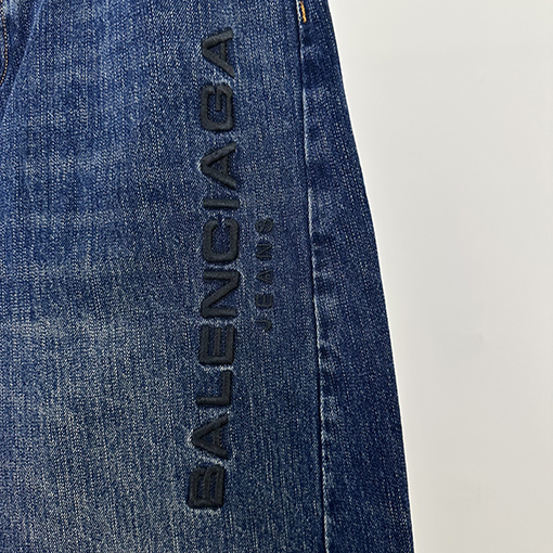 バレンシアガ Balenc1aga アルファベットの刺繍ジーンズ