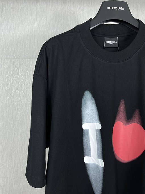 バレンシアガスーパーコピーネックライン刺繍ロゴ半袖Tシャツ