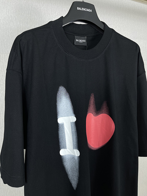 バレンシアガスーパーコピーネックライン刺繍ロゴ半袖Tシャツ