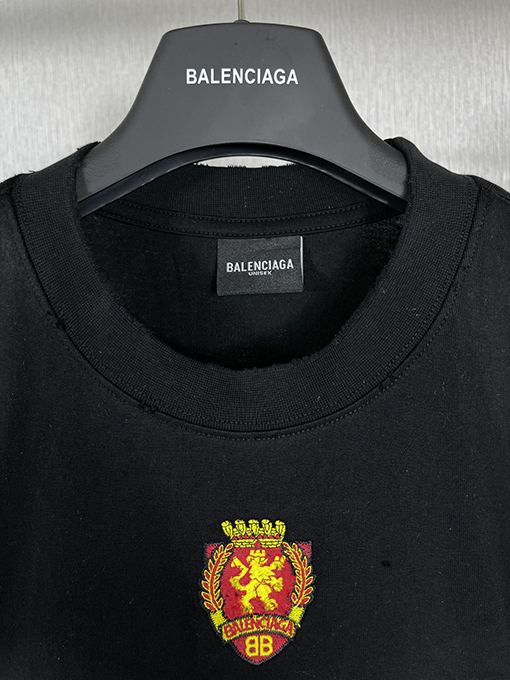 バレンシアガ古い磨かれた塗装半袖Tシャツ